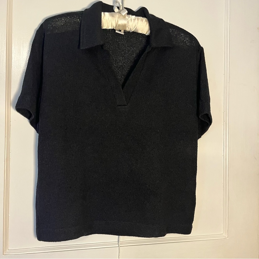 H&M Black textured Knit Top short sleeve v- neck size s